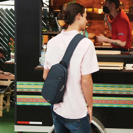 Budget 🛒 Travelon Anti-Theft Classic Sling Bag ✔️ 4 Budget 🛒 Travelon Anti-Theft Classic Sling Bag ✔️ - Image 4